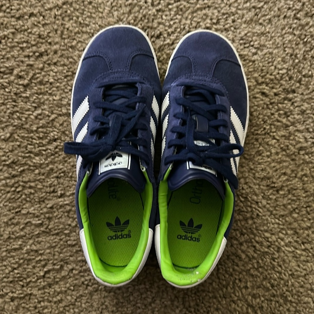 Adidas Gazelle Navy Size 5 but oversized so size 7 people may fit